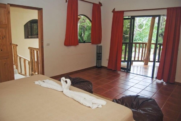 Hotel Pacífica Surf Studios (Santa Teresa)